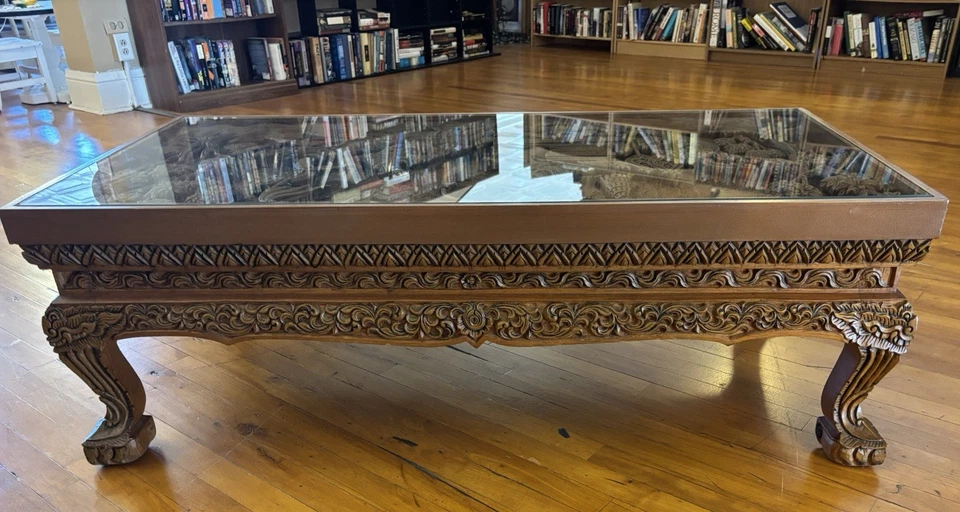 MESA DE CENTRO DE MADERA TALLADA A MANO DE TECA Foto 2 de 4