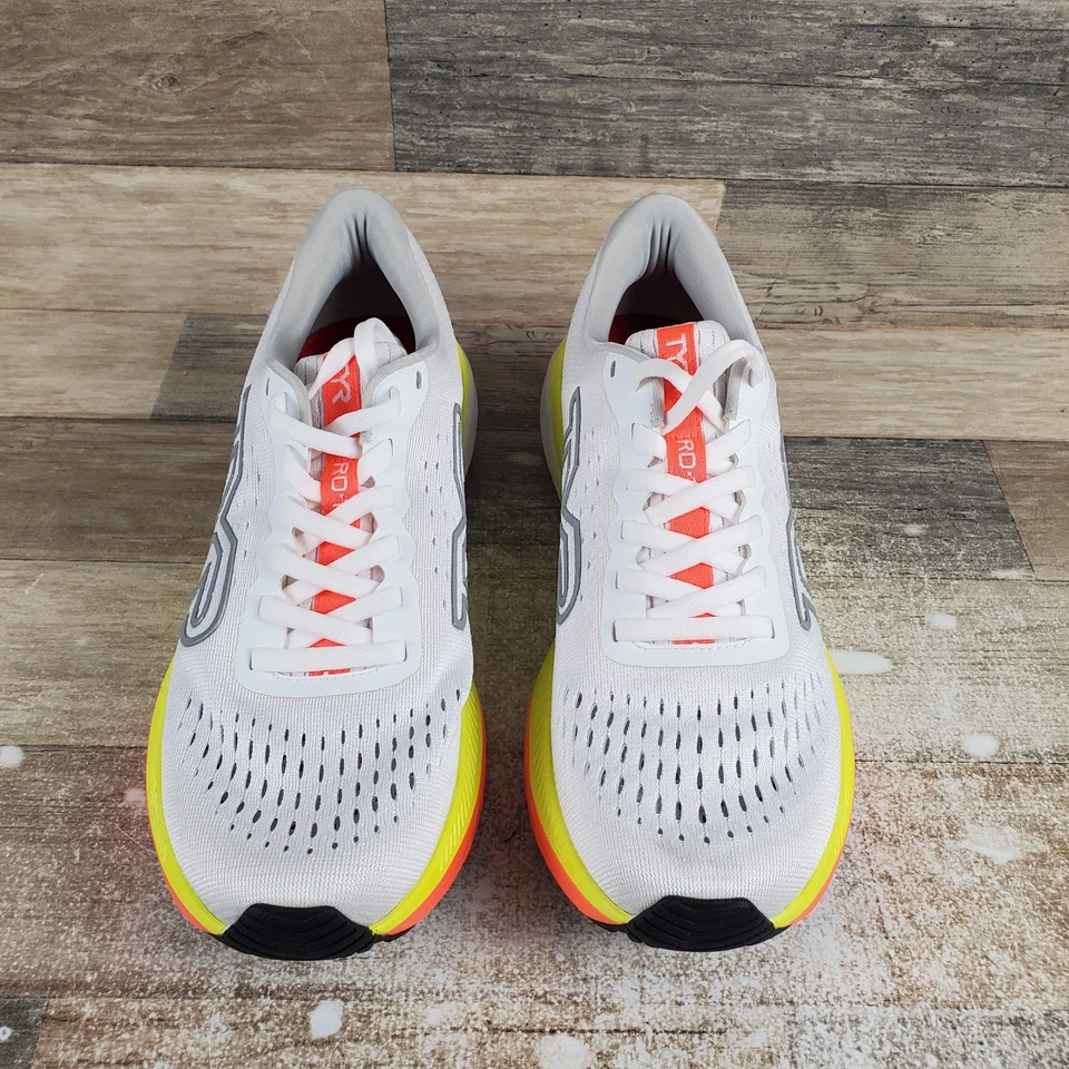 TYR RD-1 Runner Shoes Mens 9 / Womens 10.5 Running Lace-Up White Sneakers - Image 2 of 4