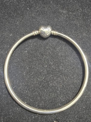AUTHENTIC PANDORA MOMENTS HEARTS CLASP BANGLE 