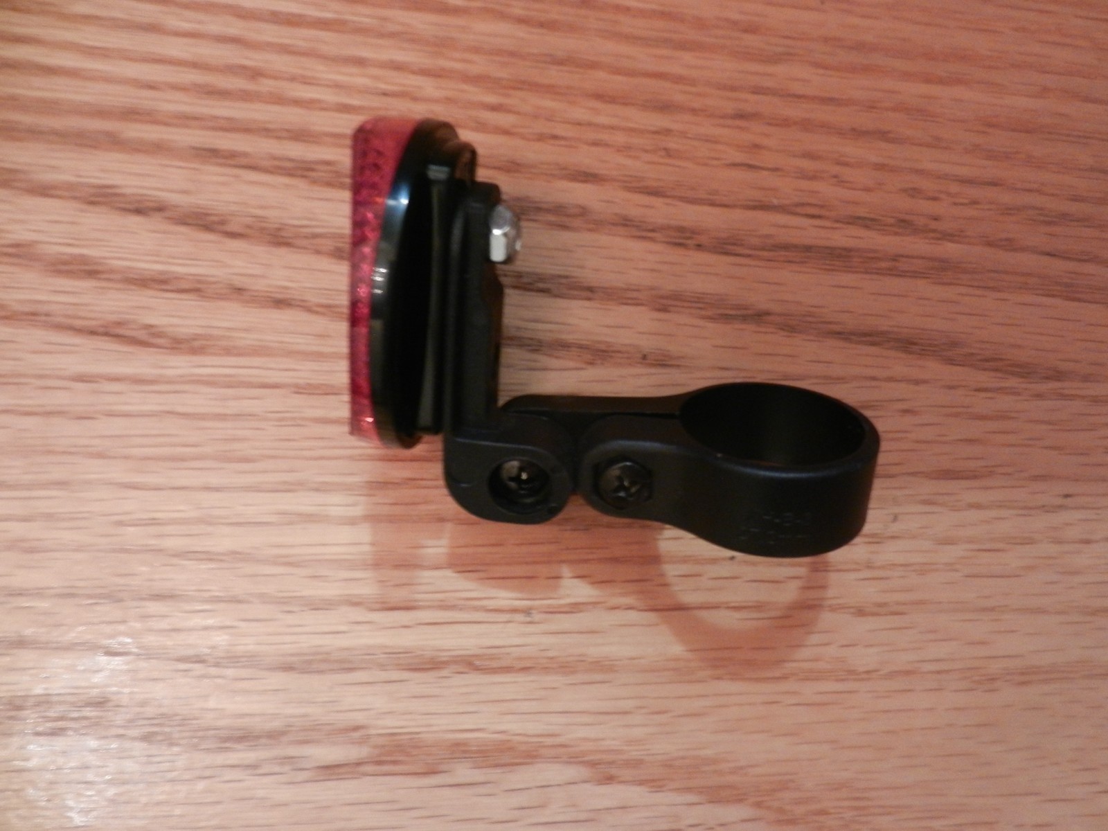 Red Rear Reflector With 27.2mm Bicycle Seat Post Mount  BRAND NEW