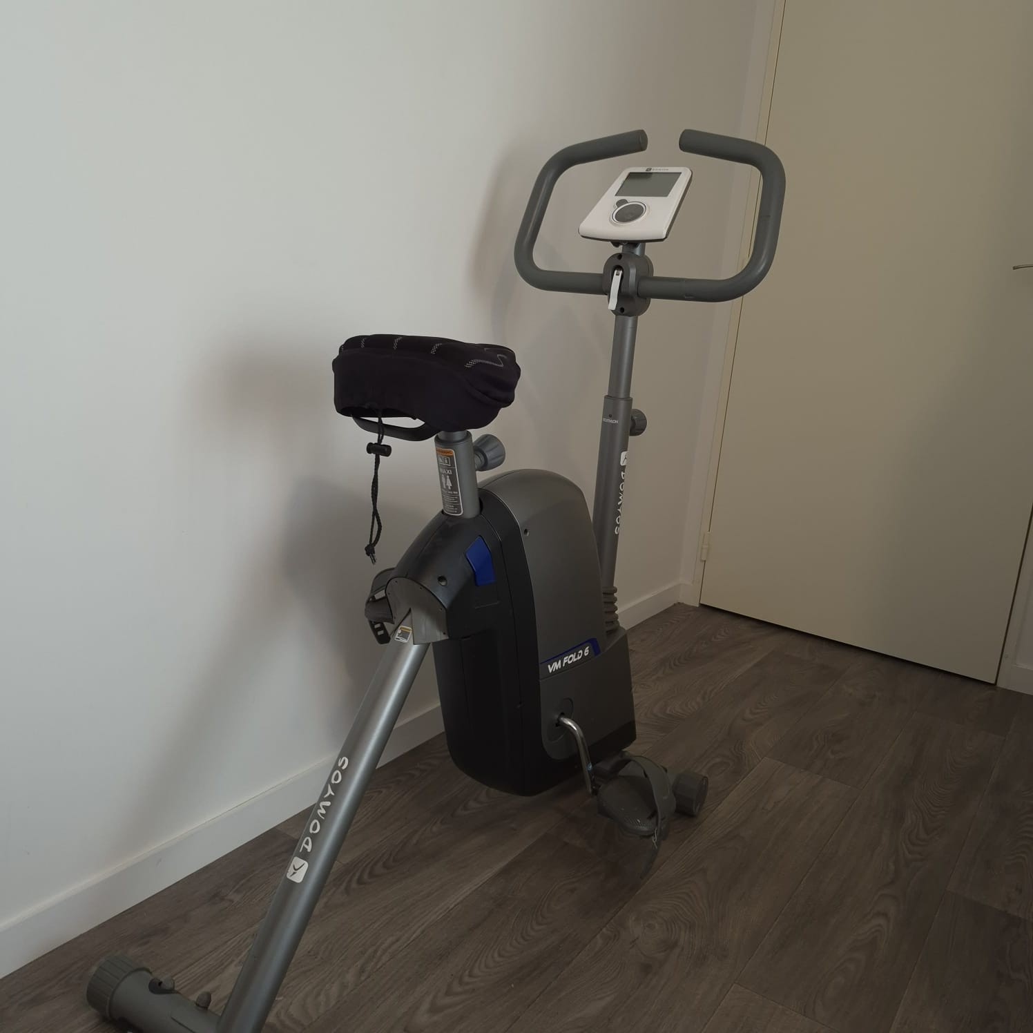 Vélo d'appartement Domyos VM Fold 6 gris fitness pliable cardio maison