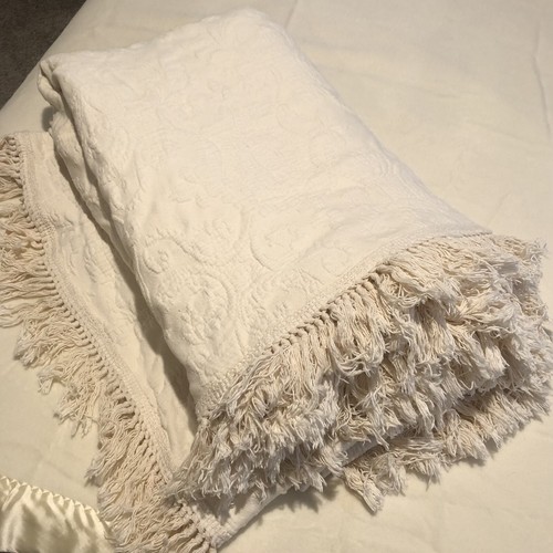 Bates By Maine Heritage Weavers Bedspread Queen Matelassé Cream Beige Fringed - Picture 17 of 17