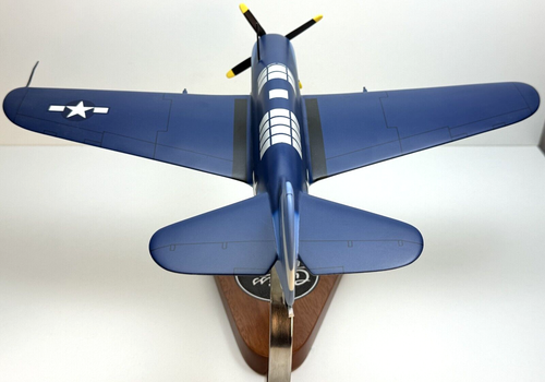 Warplanes.com - Curtiss SB2C Helldiver Flugzeug Holzmodell - Bild 4 von 14