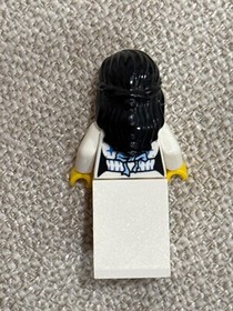 Lego Pirates PRINCESS MINIFIG - White Blue Bow Dress Maiden Female Girl 6243
