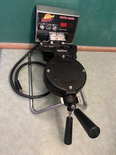 golden malted commercial waffle maker