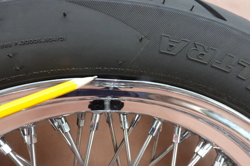 Llanta trasera Harley Davidson Road King 1999-2006 FLHRI Metzeler (doblada) Foto 2 de 4