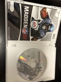 MADDEN NFL 07 ORIGINAL WII NINTENDO WII GAME DISC, MANUAL AND CASE NES HQ