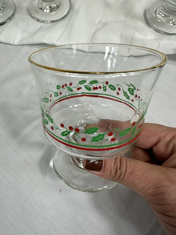 Vintage Arby's Holly and Berry Glass Dessert Sherbet Cup Gold Rim 8 oz Set of 5 - Image 3 of 4