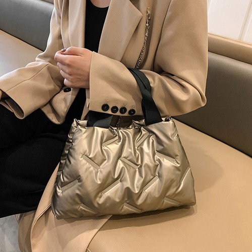 Women Quilted Hobo Handbag Large Capacity Tote Handbag Ladies Commute