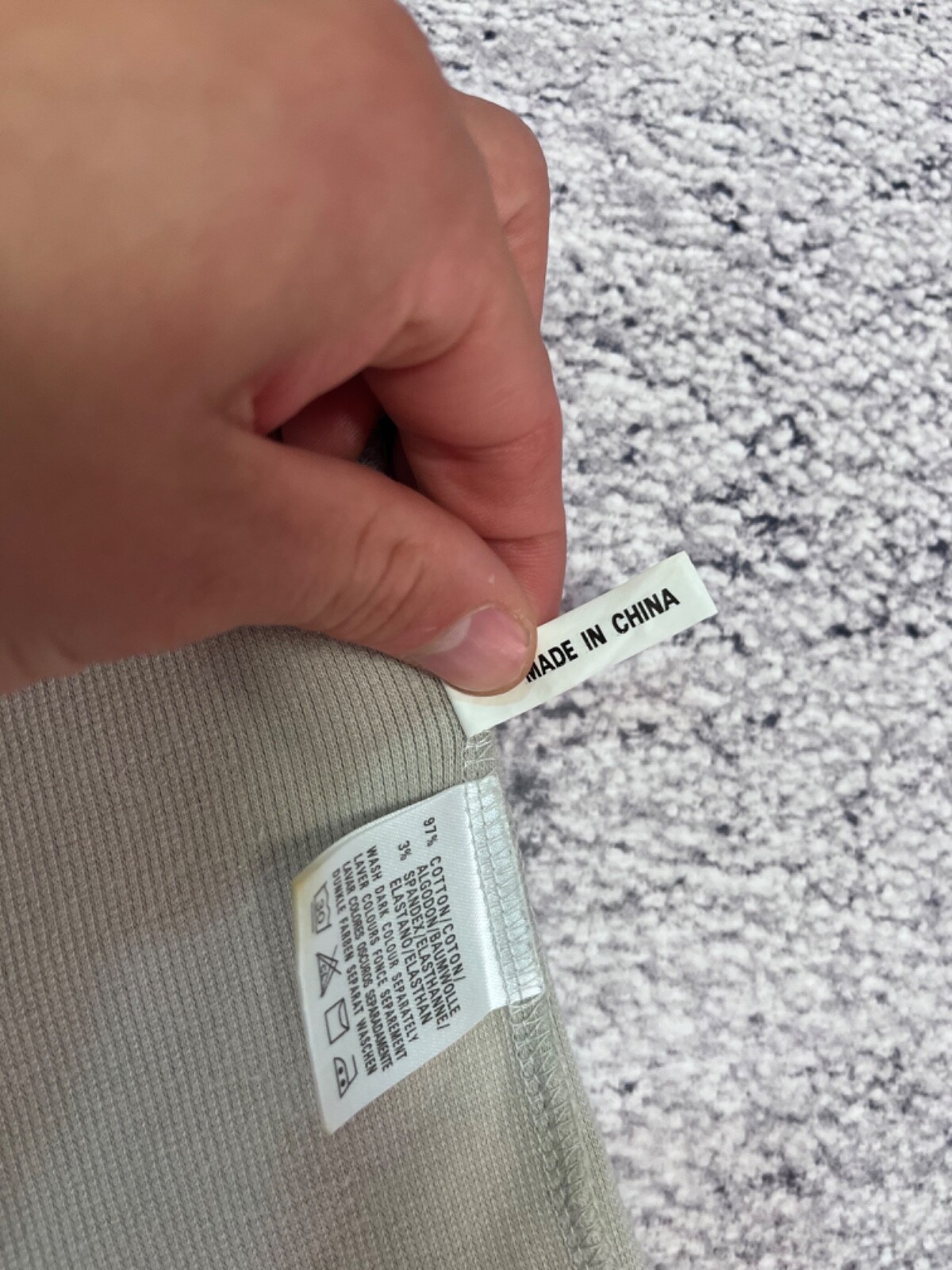 T shirt uomo Yves Saint Laurent YSL taglia M scollo a V cotone rara logo centrale