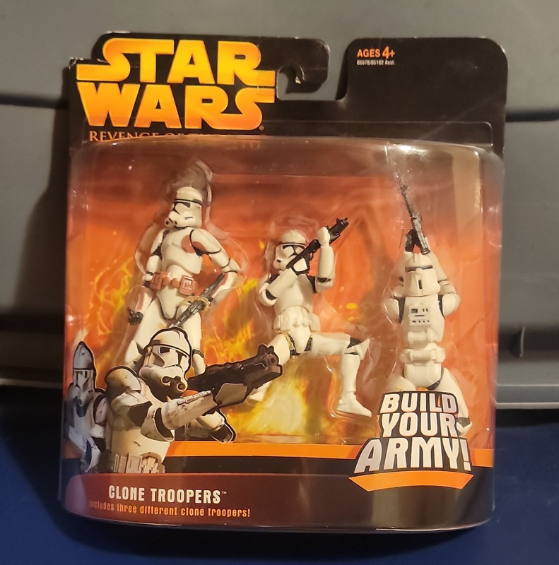 Hasbro Star Wars Revenge of the Sith Clone Trooper Build Your Army 2005