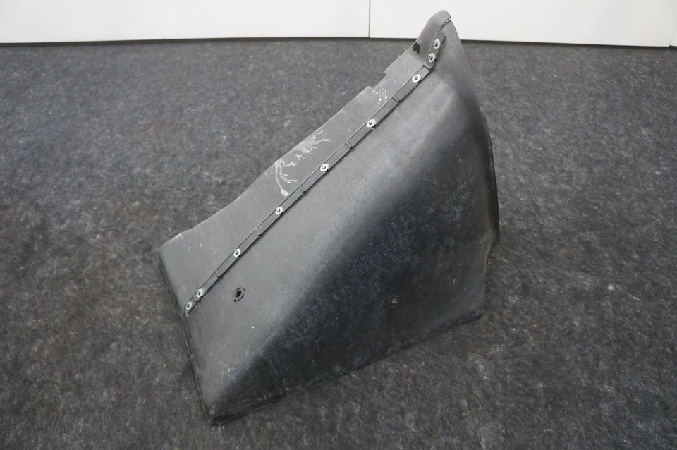 Para-choque dianteiro esquerdo painel guia de entrada de duto de ar transportador 65870900 Ferrari 360 2001 - Imagem 2 de 4