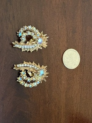 Vintage HAR Gold Tone Rhinestone Floral Clip On Earrings
