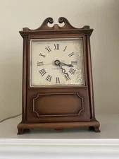 Vintage General Electric Table Desk Shelf Analog Roman Clock GE Model 8101A USA