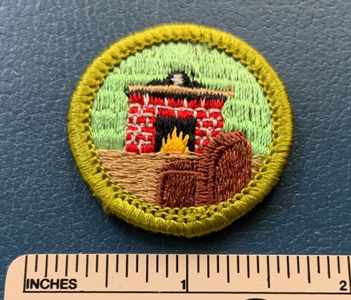 Vintage 1970s CITIZENSHIP IN THE HOME  Boy Scout MERIT BADGE PATCH BSA Scouting - Picture 1 of 2