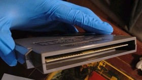 Nintendo NES SUPER GLOVE BALL ORIGINAL AUTHENTIC Good Condition.