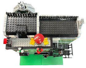 Lego Creator Green Grocer 10185 100% Complete Set w/ Original Box & Instructions