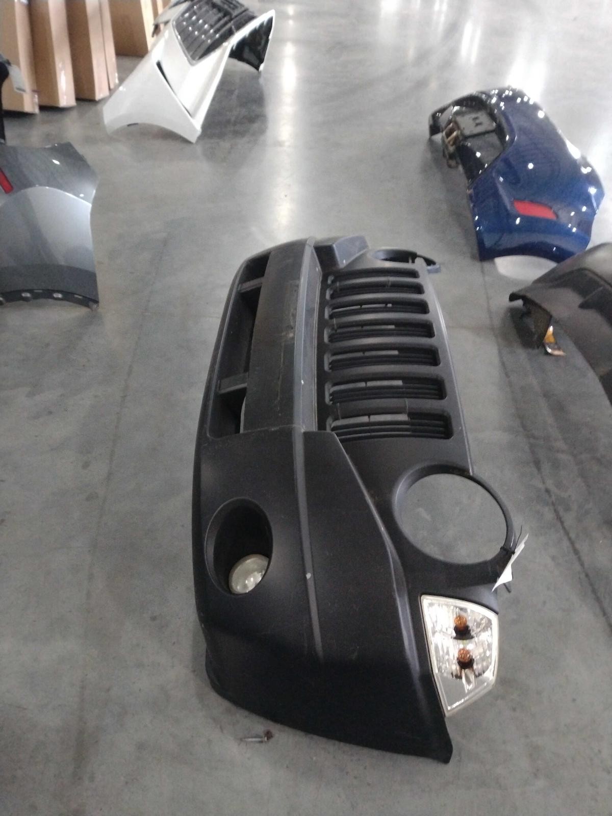 2007 Jeep Compass Black Front Bumper Assembly OEM Used 194K Miles
