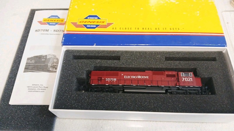 HO SCALE ATHEARN GENESIS SD-70M GM ELECTRO-MOTIVE DIESEL LOCOMOTIVE DCC & DC🔥🔥