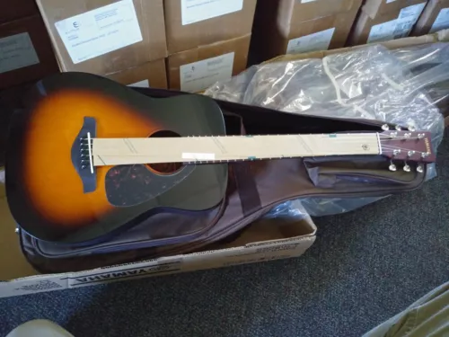 Yamaha JR2TBS 3/4 Scale Guitar - Tobacco Sunburst