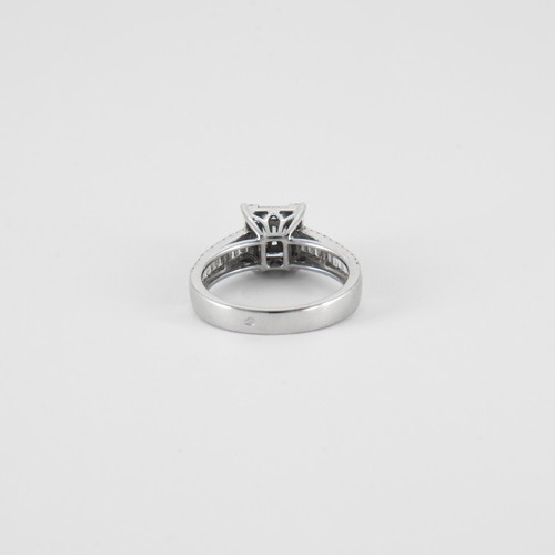 Bague en or blanc 18 carats sertie de diamants naturels - Picture 6 of 6