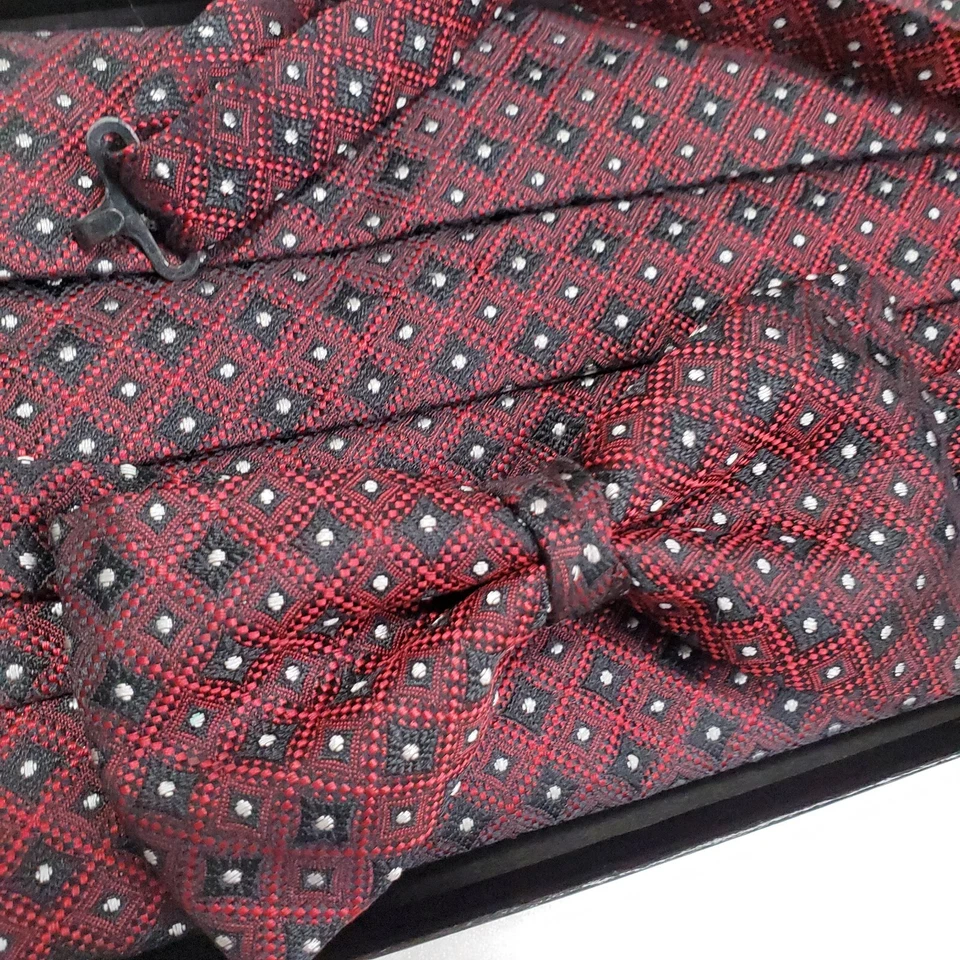 Pajarita y pajarita geométrica ajustable formal para hombre borgoña negra Foto 2 de 4