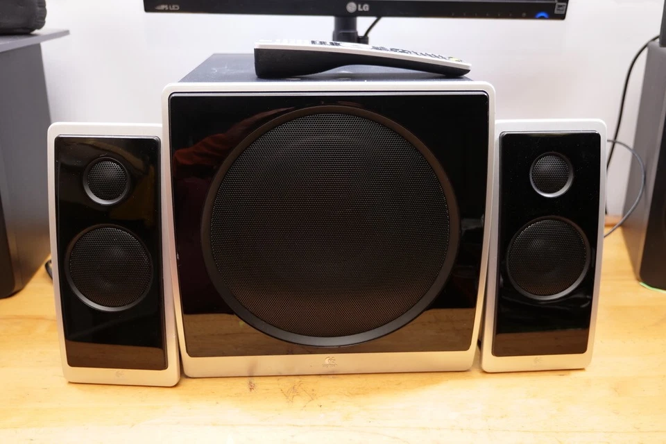 Logitech Z Cinema Advanced Surround Sound System - Image 2 of 4