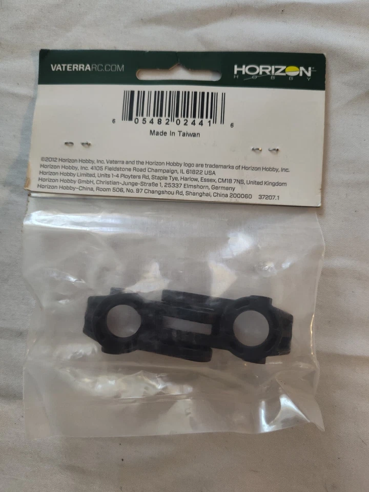 Vaterra # 234002  Front 15 Degree Caster Blocks: TWH MIB - Image 2 of 2