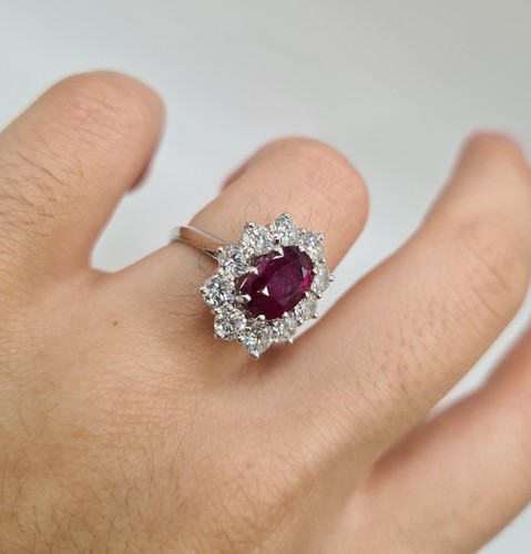 Bague or blanc 18 carats sertie d’un rubis et diamants 1.60 cts, T51, 4.72gr - Picture 5 of 6