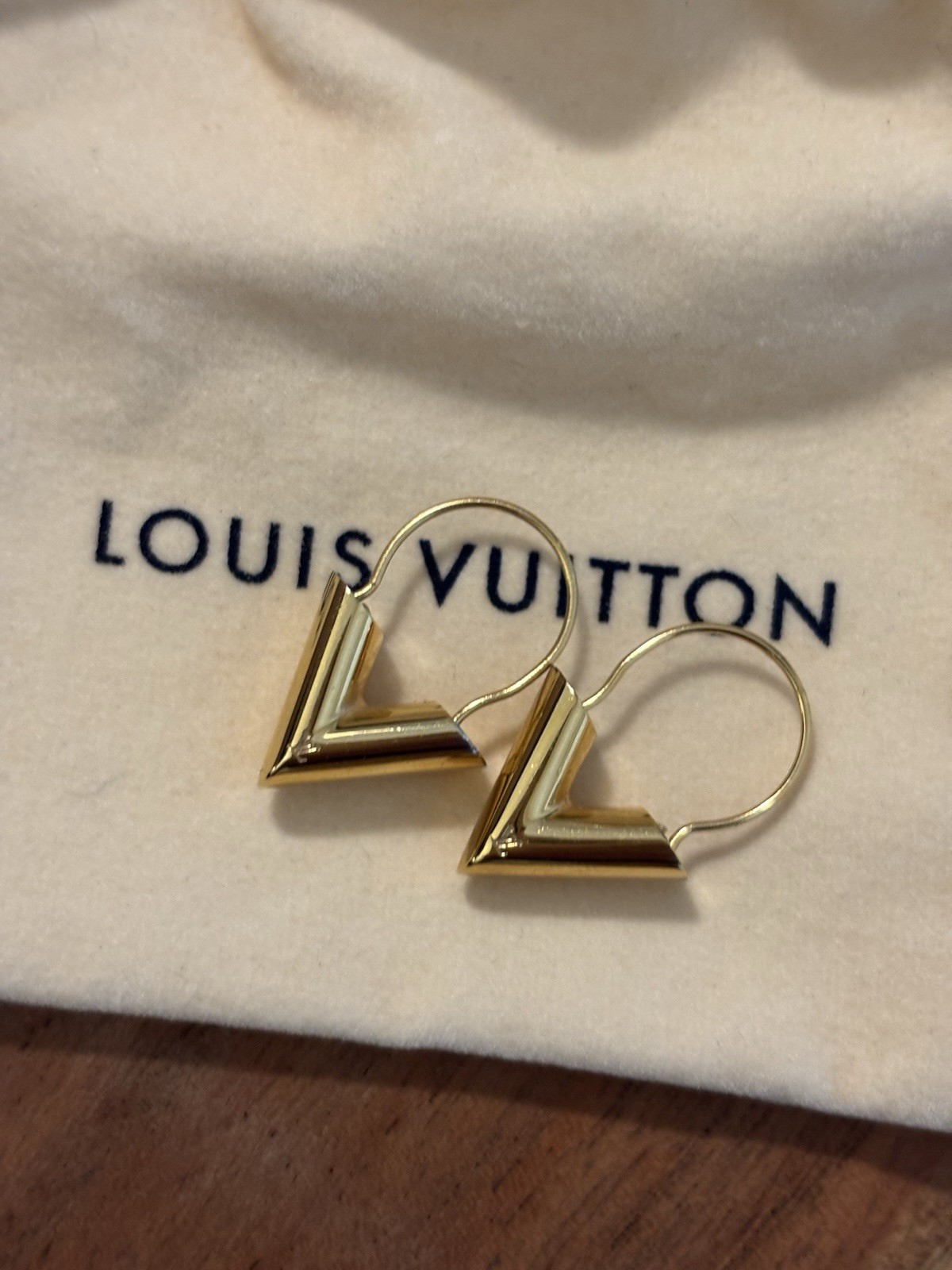 Louis Vuitton Essential V Hoop M61088 Earrings Gold Metal With Pouch & Box
