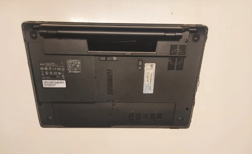 Acer TravelMate 5735Z (Intel Pentium, 4GB Ram,128 GB SSD) *** Ubuntu (Linux) - Bild 3 von 4