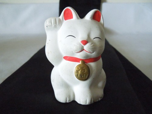 Vintage Japanese Maneki Neko Figurine Ceramic Lucky Cat Eyes Closed 3" Tall