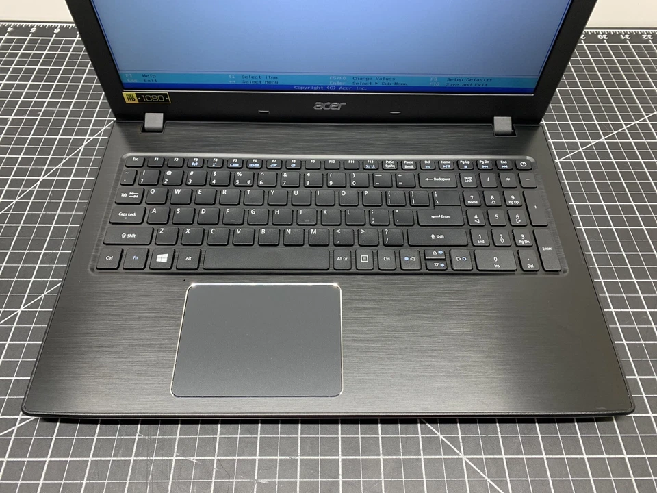 Acer Aspire E 15 CORE i3 8130U @ 2,20 GHz | 6 GB RAM | E5-576 | Usado | #T982 Foto 2 de 4