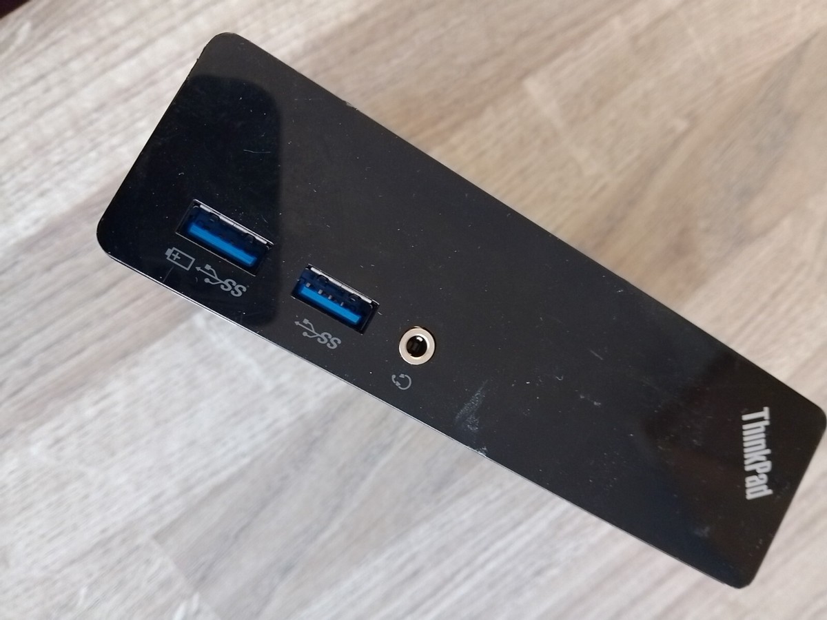 Nuova Docking Station universale Lenovo 40AY0090EU USB cablata Nuova Docking Station universale Lenovo 40AY0090EU USB cablata