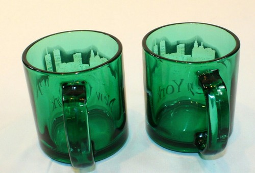 2 New York Twin Towers Coffee Mug S & T World Product Green Glass USA - 第 4/8 張圖片