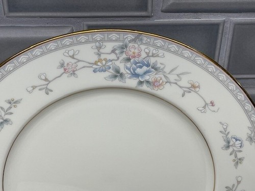 NORITAKE ~ MANDARIN GARDEN ~ BONE CHINA SET OF 3 DINNER PLATES 10.5" GOLD TRIM - Picture 2 of 3