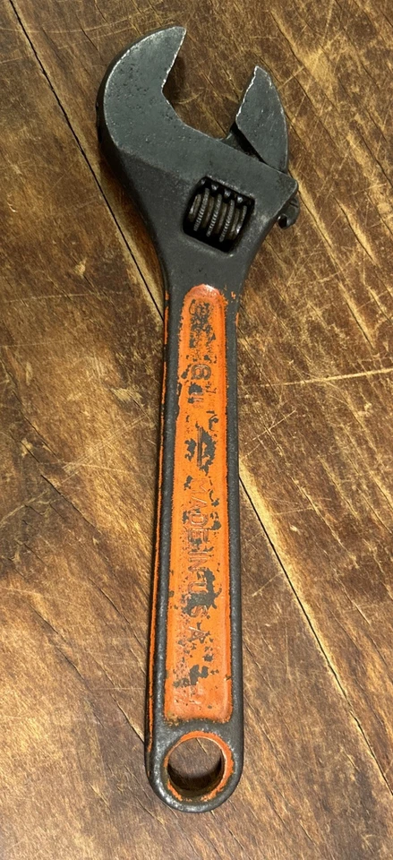 Llave ajustable vintage Armstrong 6". Mango naranja ☼ Foto 2 de 4