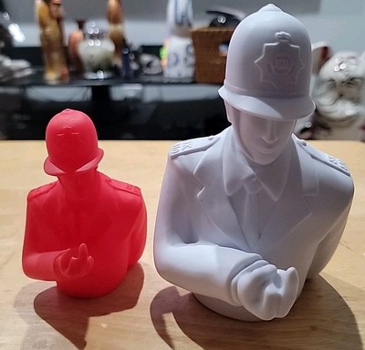 APOLOGIES TO BANKSY : RUDE COPPER : 6'' DYI & 4'' Blind VINYL FIGURE Set Red White