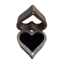 Kleine herzförmige Ringbox aus Holz für Trauringe, Eheringe und Jahrestage