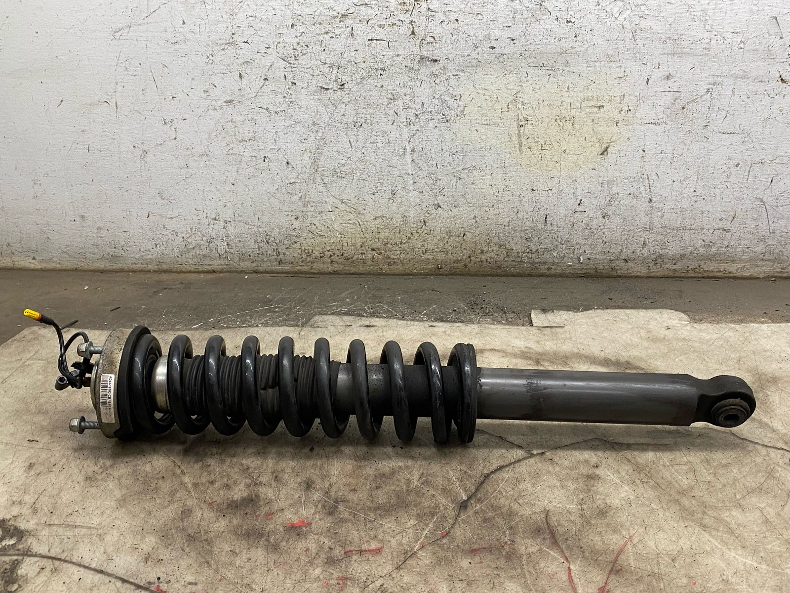 2015 ASTON MARTIN RAPIDE LEFT REAR STRUT SHOCK ABSORBER 55K MILES FD43-18W002-CA