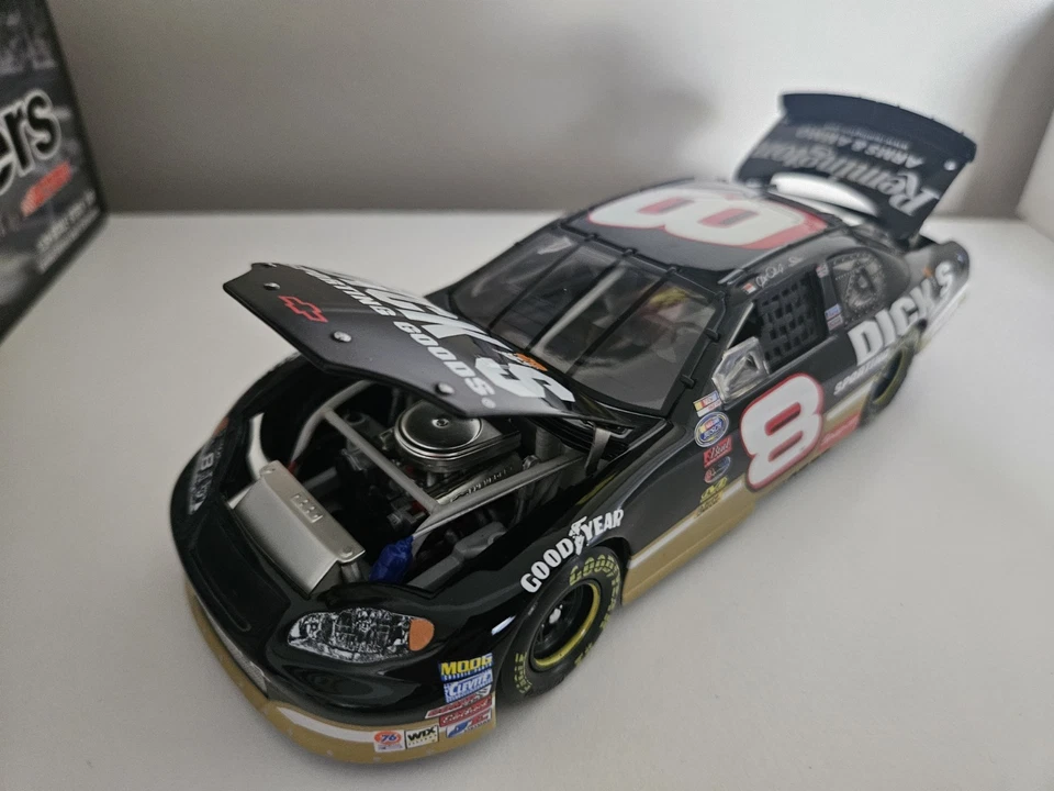 Remington/Dick's Sporting Goods 2003 Gm Dealers #8 Hank Parker Jr. Chevy 1:24 - Image 2 of 4