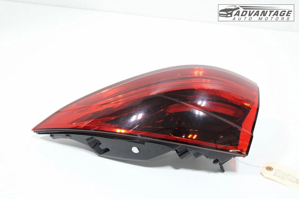 PORSCHE CAYENNE 2015-2018 LUZ TRASERA DERECHA EXTERIOR LUZ TRASERA PARADA LUZ TRASERA OEM Foto 2 de 4