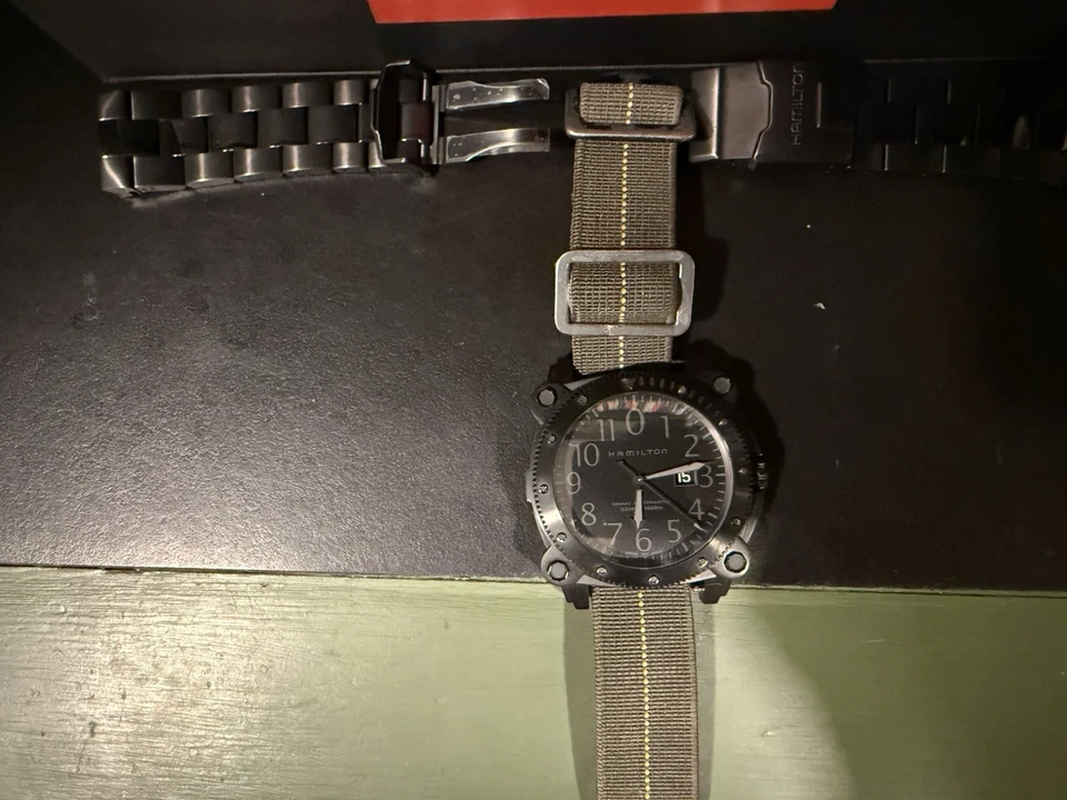 HAMILTON KHAKI NAVY BeLOWZERO Automatic Titanium Diver watch 46mm Ref H78505330 - Image 3 of 3