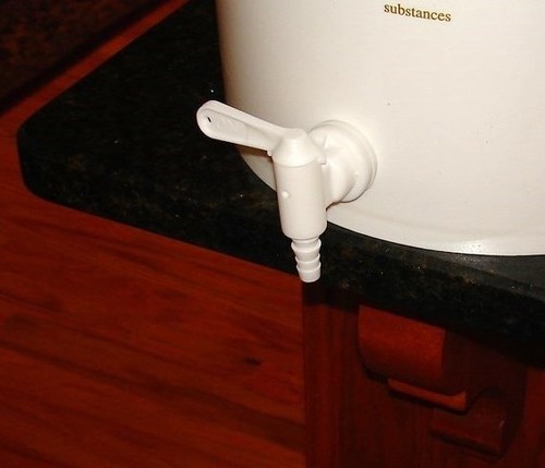 SPIGOT DE COLECCIÓN TIENDA RELLENO RÁPIDO para CUBO DE EMBOTELLADO PERFORADO DE 1" O BOTELLA DE CARBOY - Imagen 3 de 5