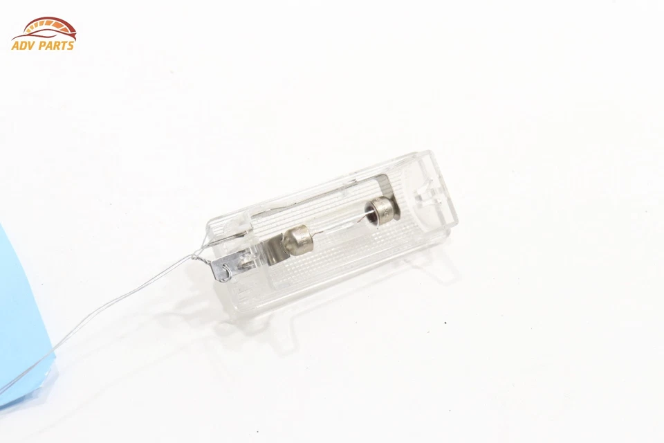 Aston Martin V8 Vantage 2007-2017 maletero interior izquierdo luz cortesía lámpara OEM Foto 3 de 4