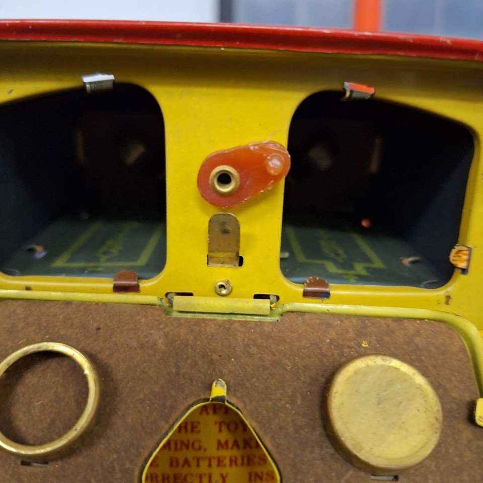 Vintage Charlie Weaver Bartender Mechanical Battery Powered Toy Face