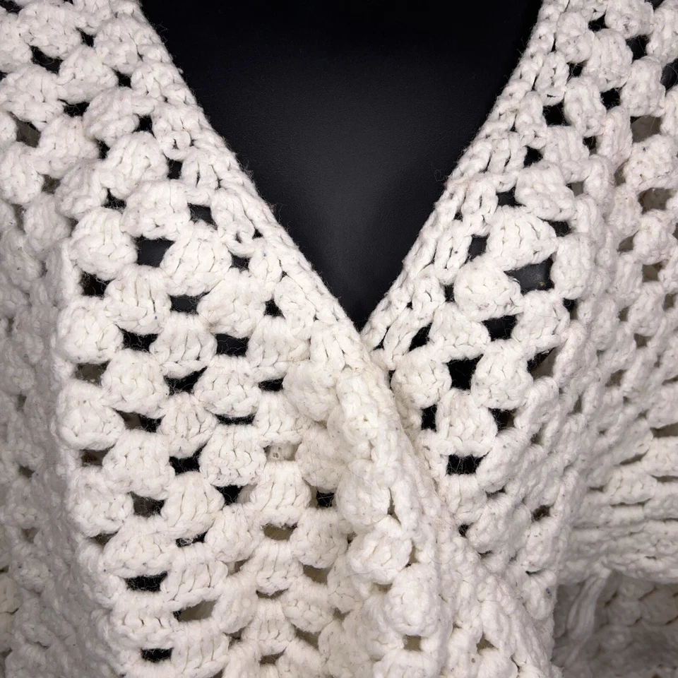 Mantón de ganchillo blanco hecho a mano vintage para mujer estilo años 70 flecos tejido cabaña Foto 4 de 4