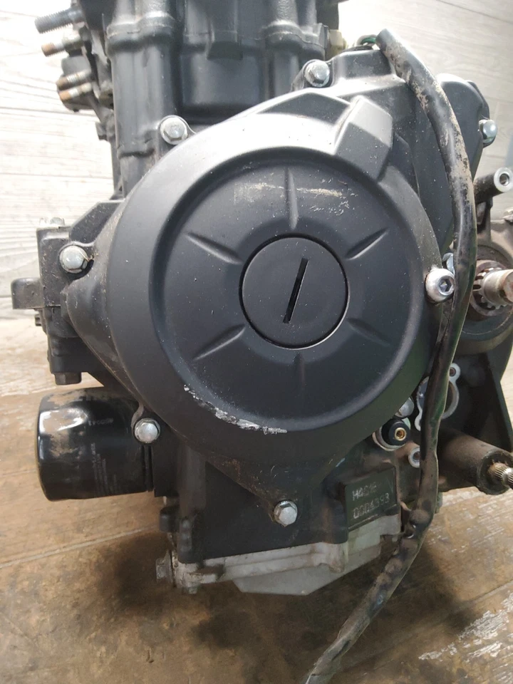Motor Yamaha YZF-R3 YZFR3 2015 15-18 montaje completo dañado  Foto 2 de 4