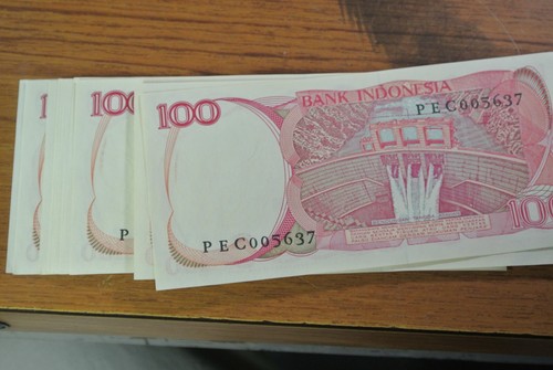 14 NOTES Bank INDONESIA, Pick 122A, 1984, 100 Rupiah - Picture 4 of 4