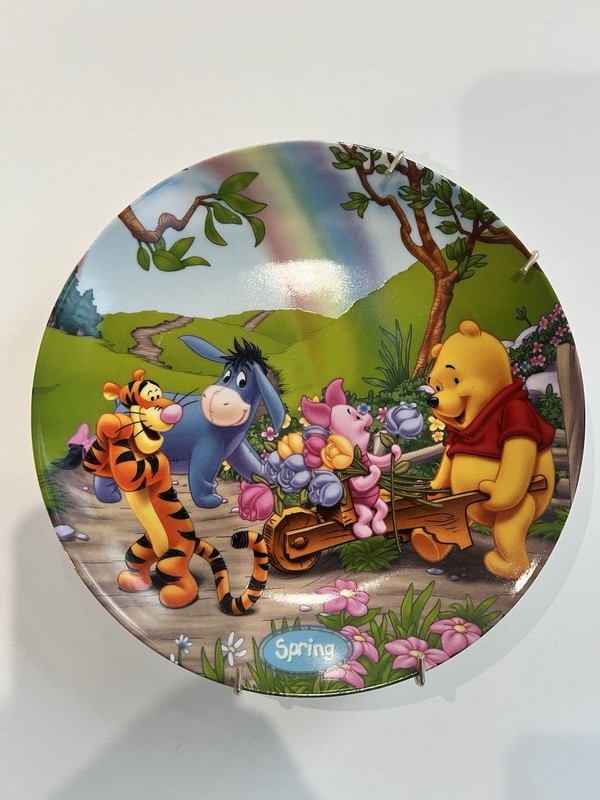 Disney Park Lane Winnie The Pooh Spring Time Decorative 8 Inch Collectors Plate